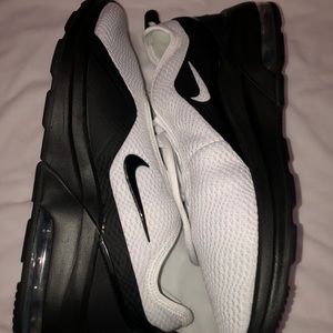NIKE RunAllDay Black/White